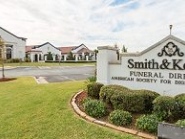 Smith & Kernke Funeral Directors - North May Ave.