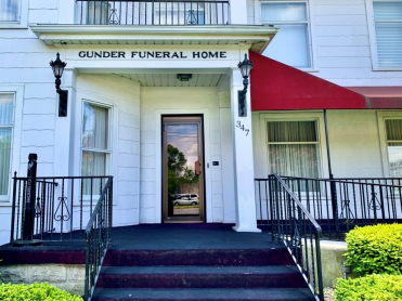 Snyder Funeral Homes, Gunder Hall Chapel