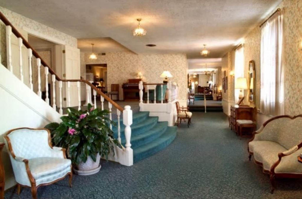 Howe-Peterson Funeral Home & Cremation Services - Dearborn Obituaries