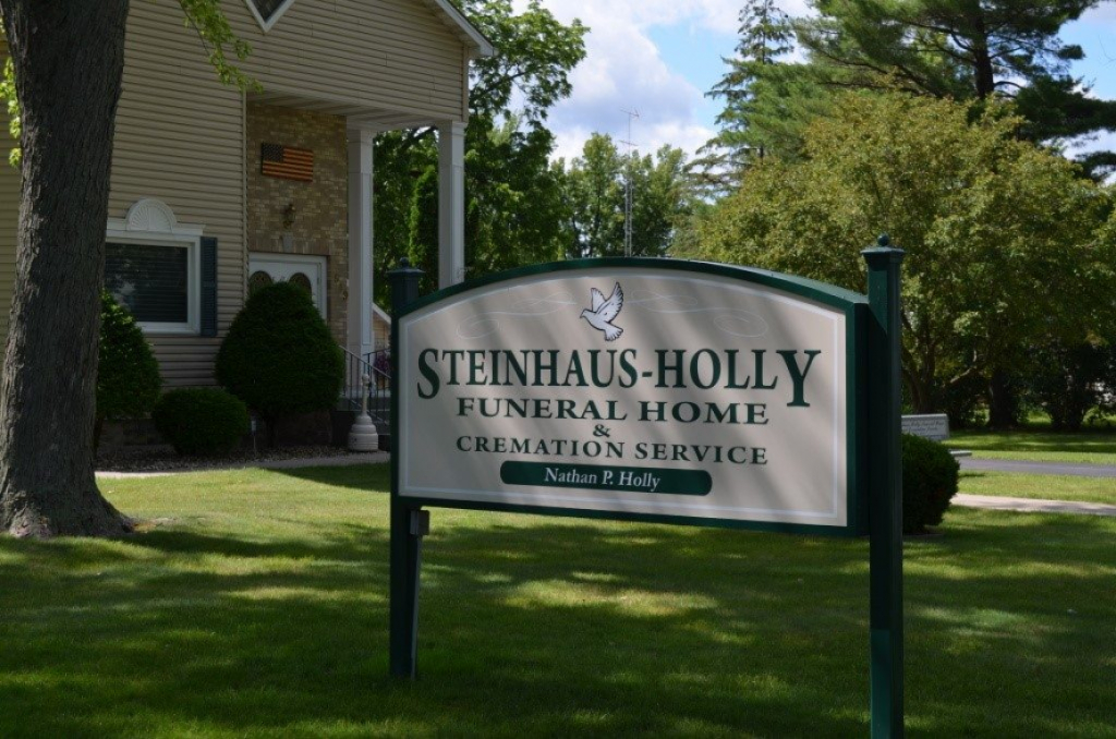 Steinhaus-holly Funeral Home South Charles Street Westfield Wi
