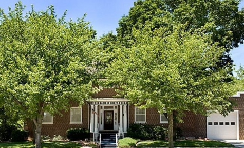 Roberts-Blue-Barnett Funeral Home - Emporia